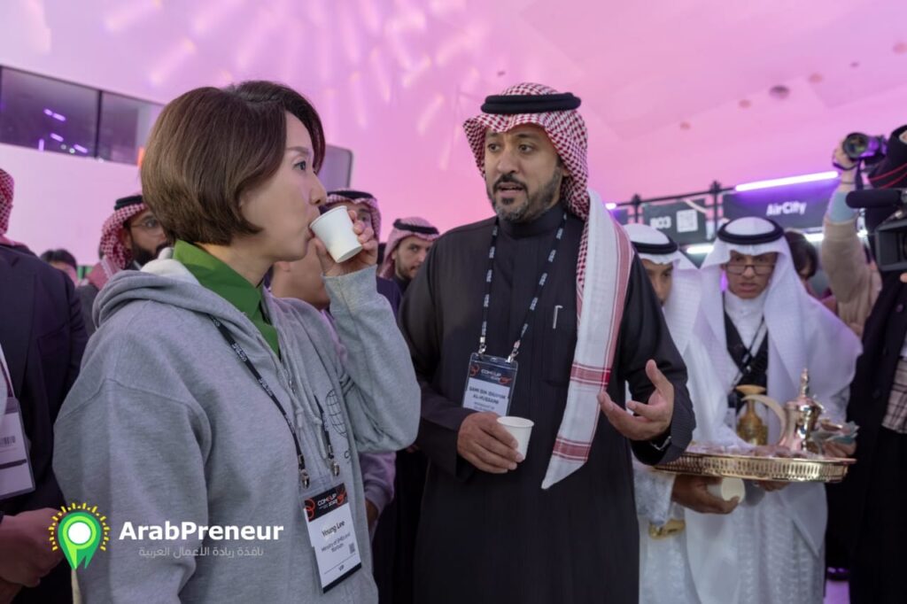الوزيرة الكورية تحتسى القهوة السعودية في ضيافة محافظ منشآت 